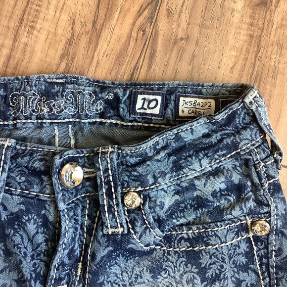 Girls Miss Me Fleur De Lis Capris JK5842P2 Buckle - Picture 5 of 5